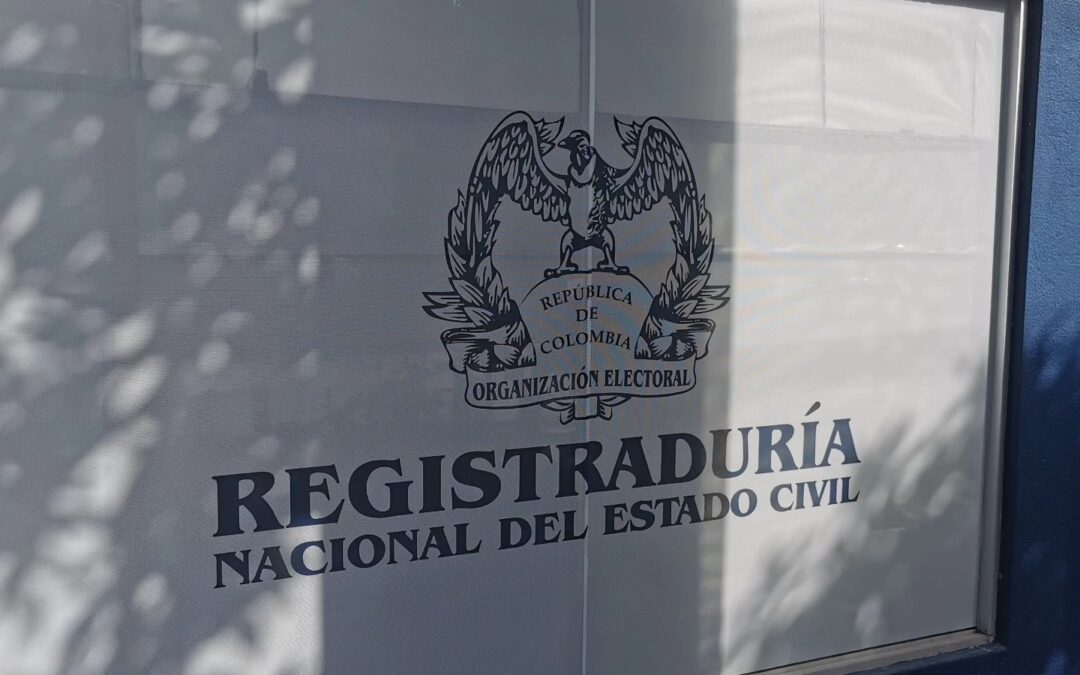 Decoración fachada en microperforado registraduria nacional