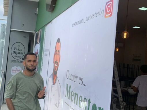 Diseño, impresión e instalación de adhesivo y avisos sobre fachada Menester restaurante
