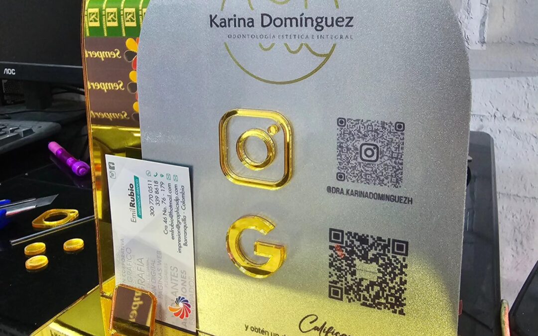 Hermoso Hablador de mesa porta tarjetas de presentación, para QRs empresariales!! 
