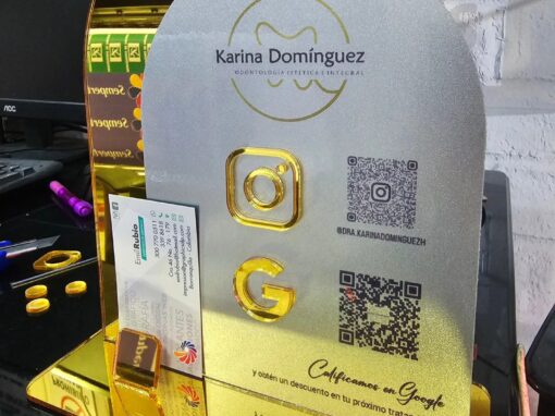 Hermoso Hablador de mesa porta tarjetas de presentación, para QRs empresariales!! 